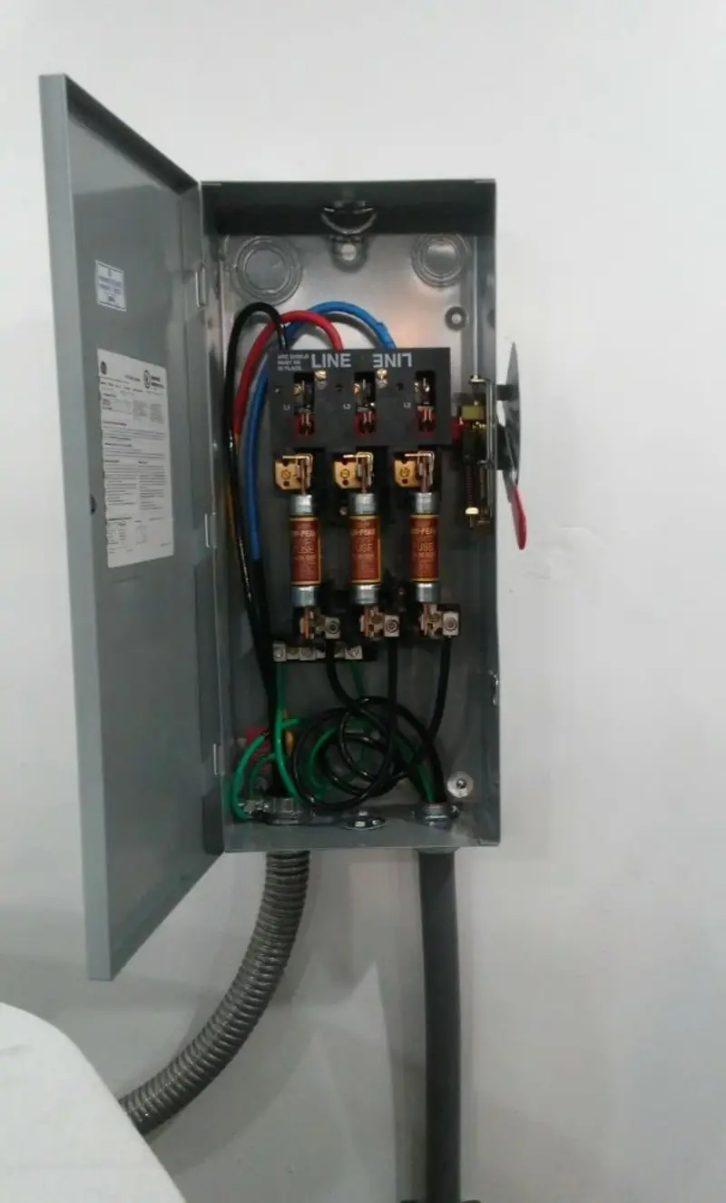 Three-phase disconnect switch installed for Electrical Wiring & Rewiring in Hidalgo